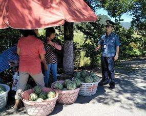 村东头的吃瓜群众,揭秘乡村生活百态