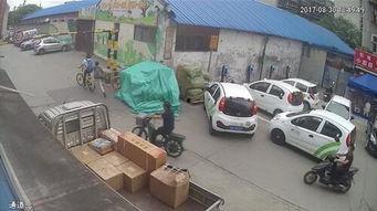 南京交警吃瓜群众,一场意外引发的全民热议